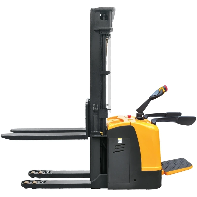 Impilatore elettrico con operatore a bordo e sollevamento iniziale (EVV15-IP) 1500 kg 2500-5600 mm