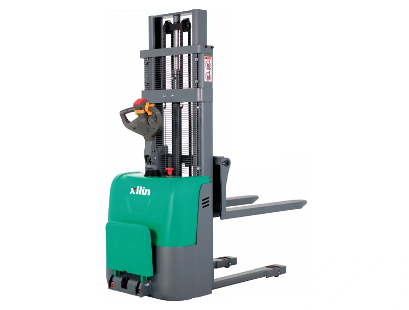 Impilatore elettrico con operatore a bordo (CDD15K/CDD20K) 1500-2000 kg 1600-4000 mm